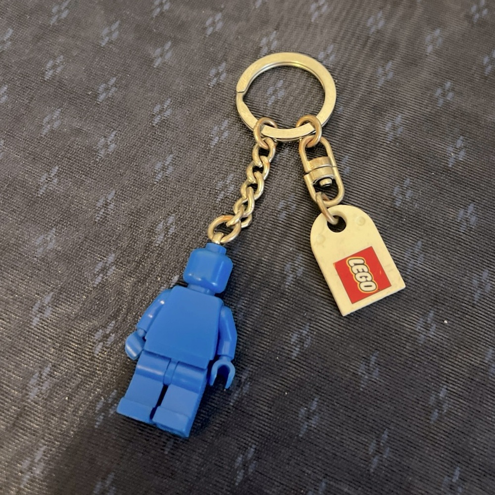 LEGO VIP BLUE MINI FIGURE KEYCHAIN